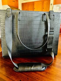 Bolso nuevo de piel ideal para llevar a la oficina o la universidad