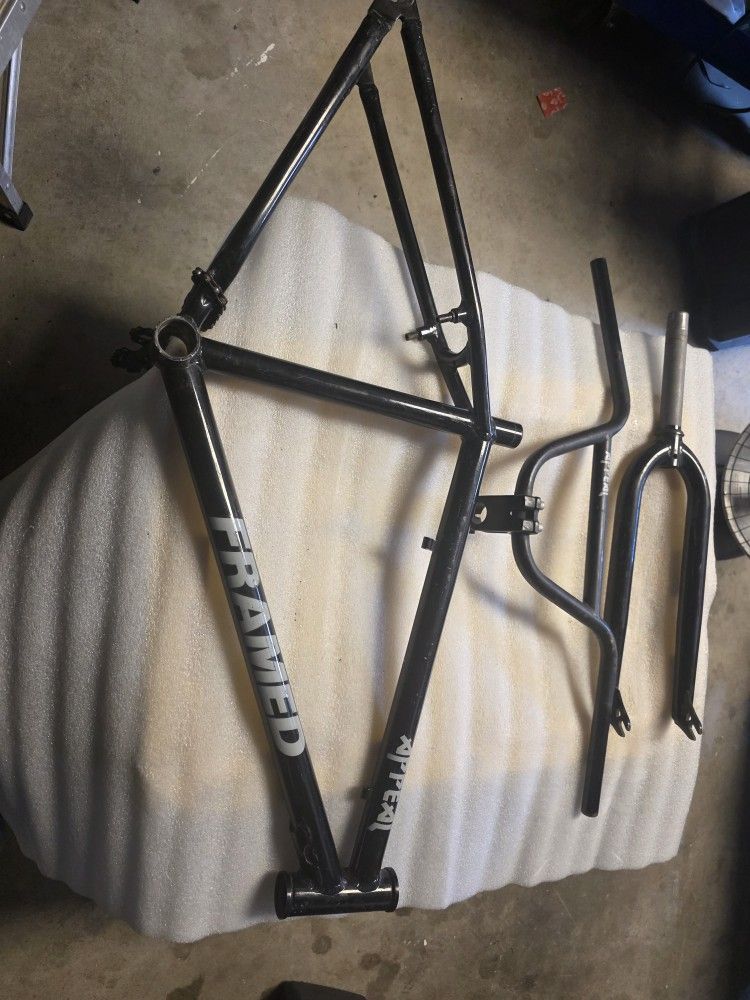 29" Framed Frame, Forks And Bars With Stem