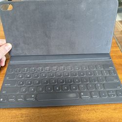 iPad Pro 12.9” Smart Keyboard Folio Case