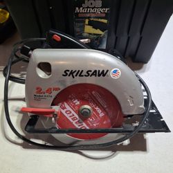 7 1/4" Circular Saw With Blades & Tool Tote
