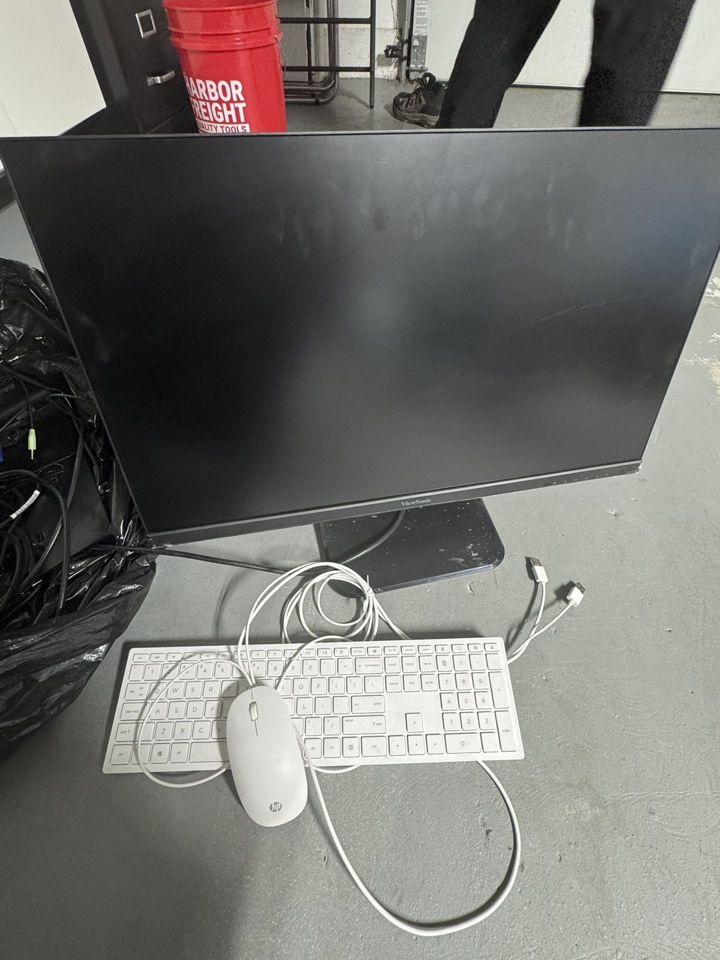 Monitor & Key Board