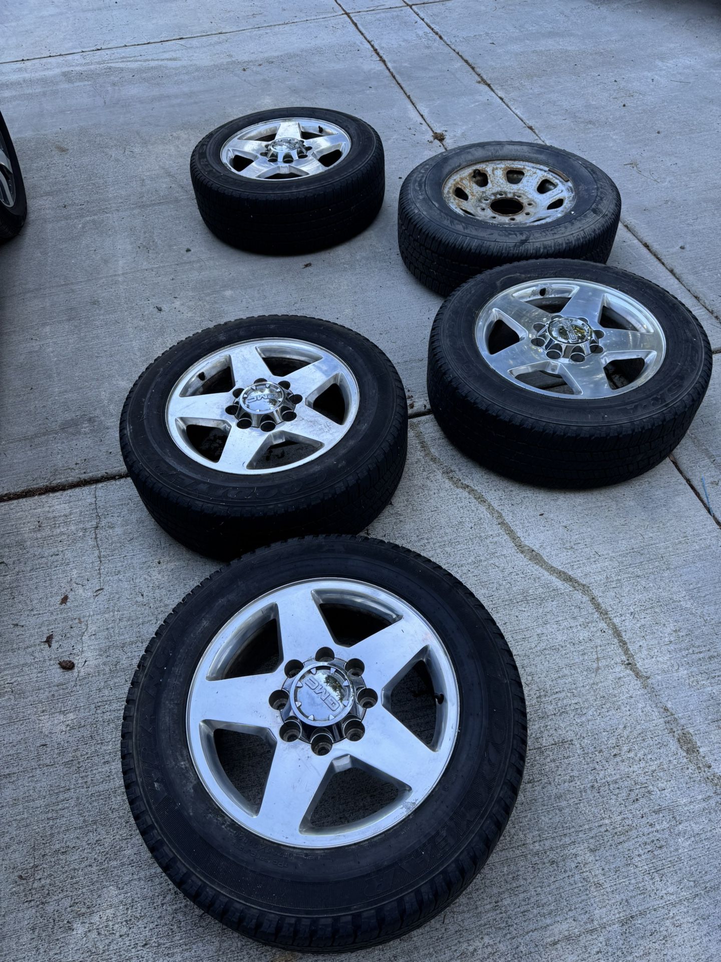 Stock Wheels With Tires From 2013 GMC