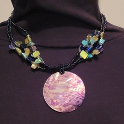 Woman's fashion jewelry necklace