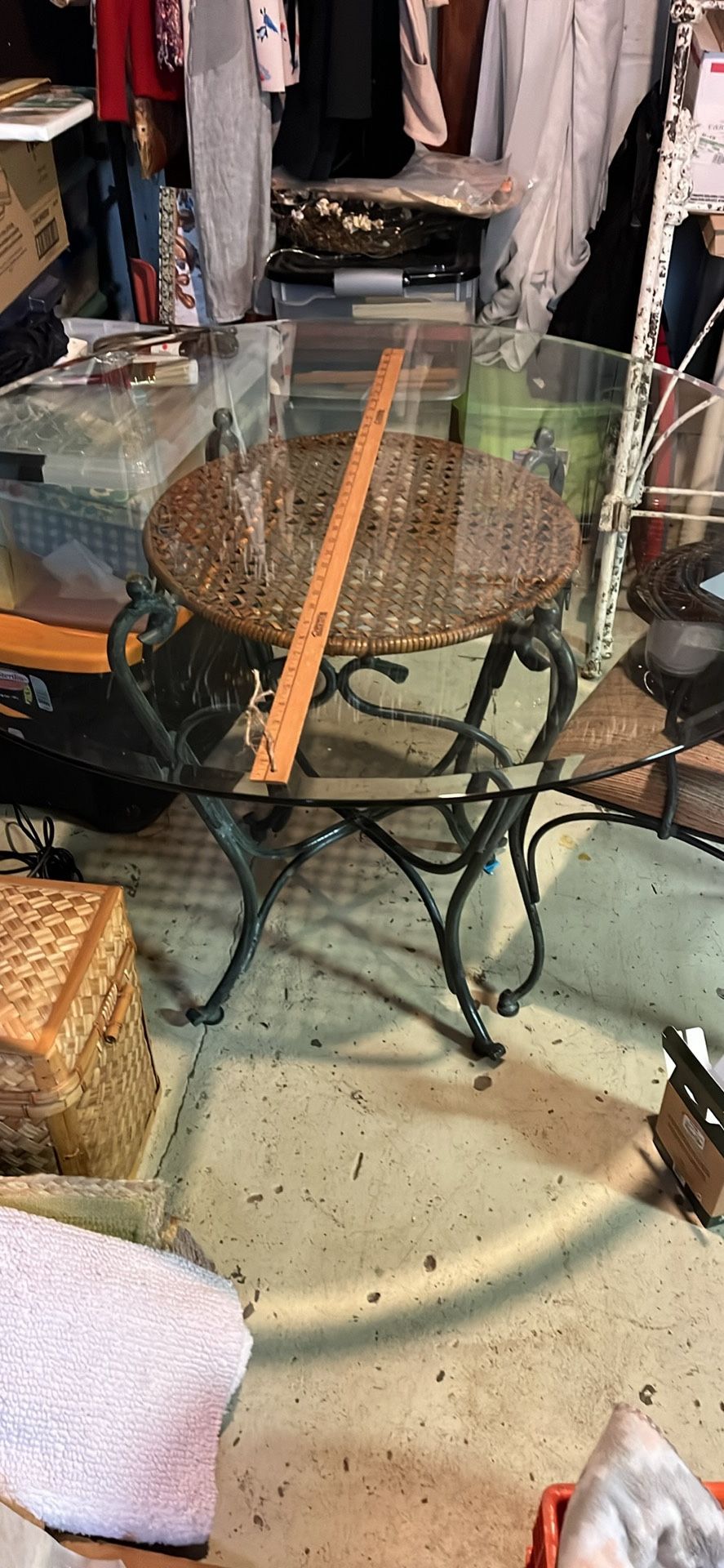 Dining Room Table/4 Chairs