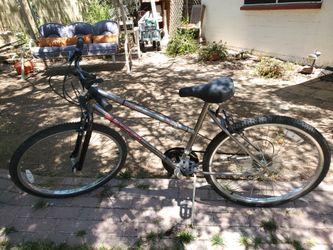 Women's 24-in 10-speed Huffy bike