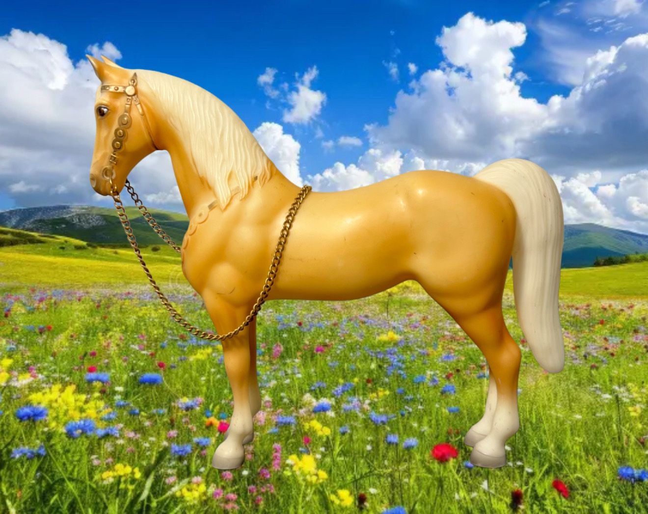 Breyer 1960s Glossy Palomino Western Pony Model #43, 7.5”, Retired