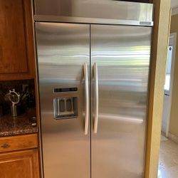 Kitchen Aid Fridge And Freezer