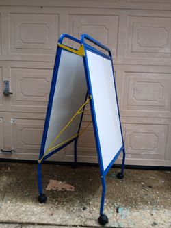 Capernicus Two-Sided Early Learning station