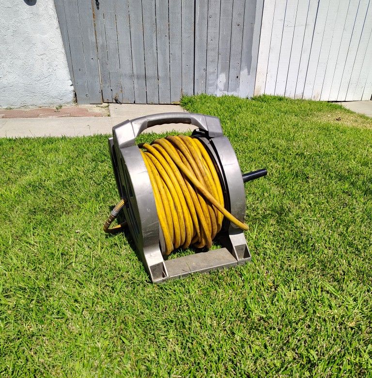 Suncast 150 ft 3/8" Air Hose with Reel