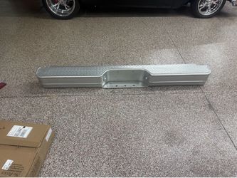 Square body step bumper