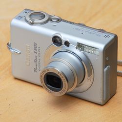 Canon Powershot S500 Digital Camera