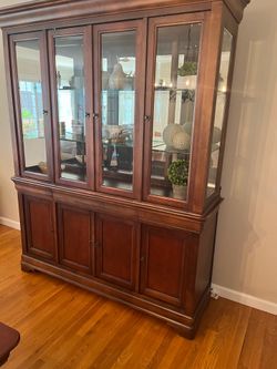 Formal Dining Set – Mahogany Finish Table, 6 Chairs & Matching Hutch Cabinet