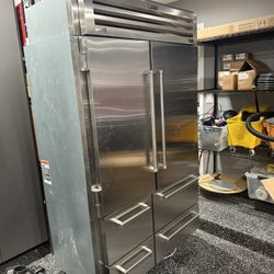 Sub-Zero refrigerator 
