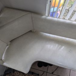 Breakfast nook corner bench