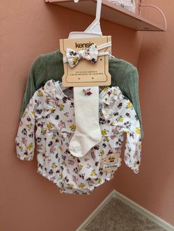 Baby girl clothes 0-3months