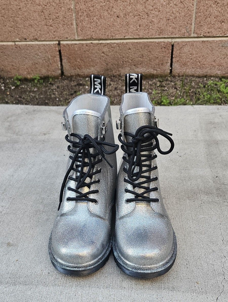 MICHAEL Michael Kors
Tavie Logo Tape and Glitter Lace-Up Rain Boot US 10