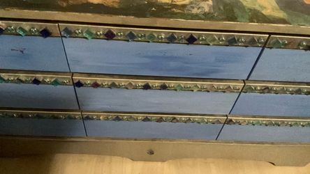 6 drawer dresser and and nightstand