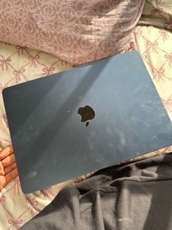 MacBook Air 15 inch m3 2024 8 GB
