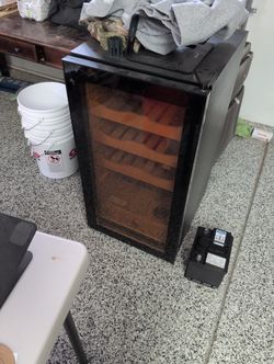 Cigar Humidifier Powered Raching