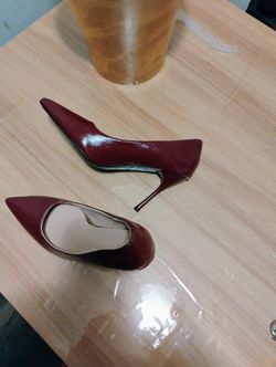 Dressy Shoes  10 Inches Long Size 8,5 Or 9