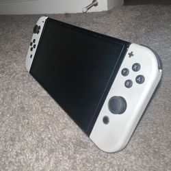 Nictendo Switch White And Black  Console 