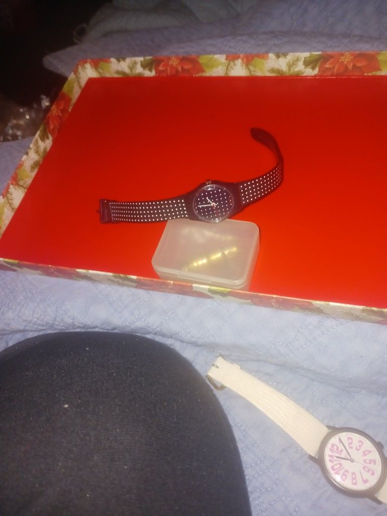 Women's Watch Works Perfect Just Needs A Battery It's Like 30 Years Old Never Worn