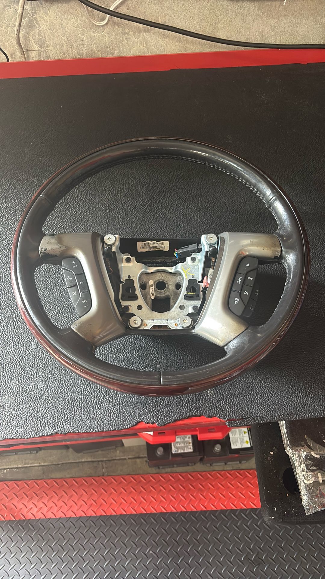 07-14 GMC Yukon,Tahoe And Suburban Heater Wood Steering Wheel
