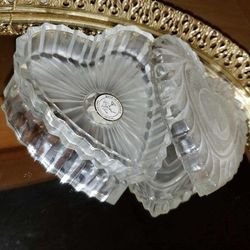 VINTAGE ROMANIA HANDCRAFTED CRYSTAL CLEAR HEART TRINKET KNICKKNACK KEEPSAKE STORAGE JEWELRY BOX 
