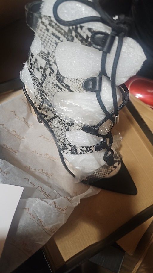 High Heels With Snake Skin Print Lace Up