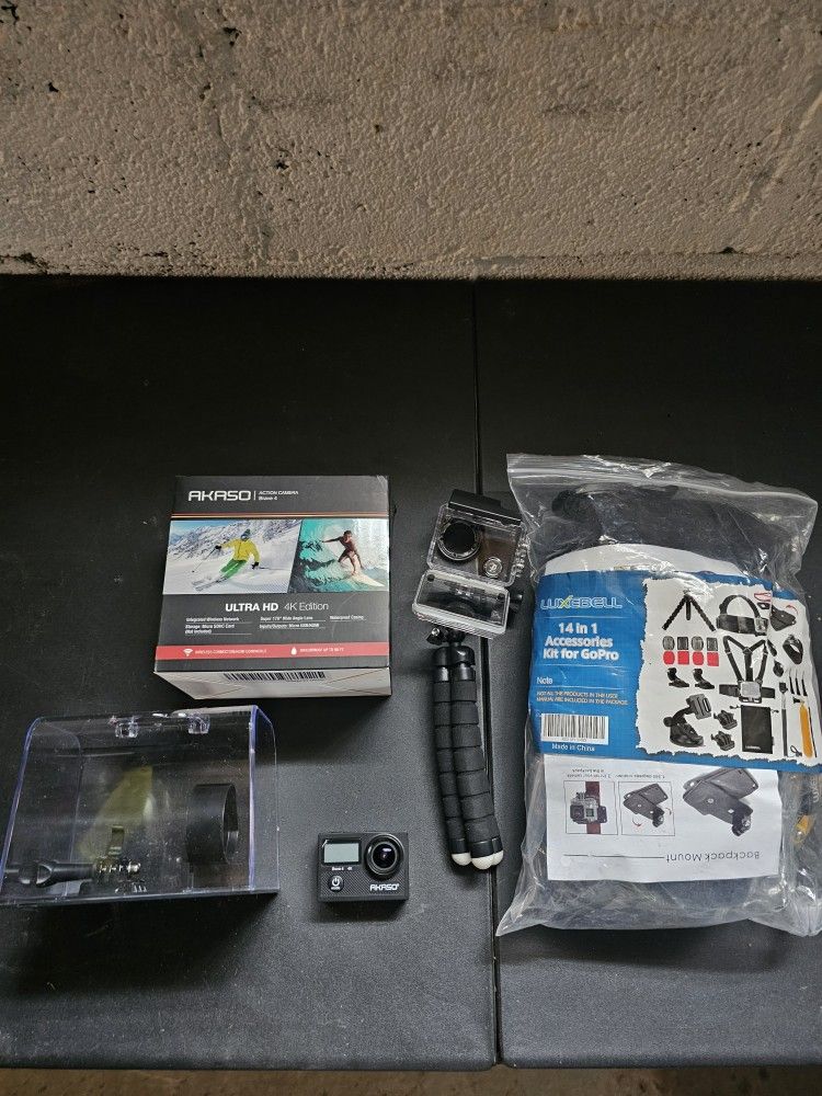 Akaso brave 4 ultra HD "go pro" camera and accessories