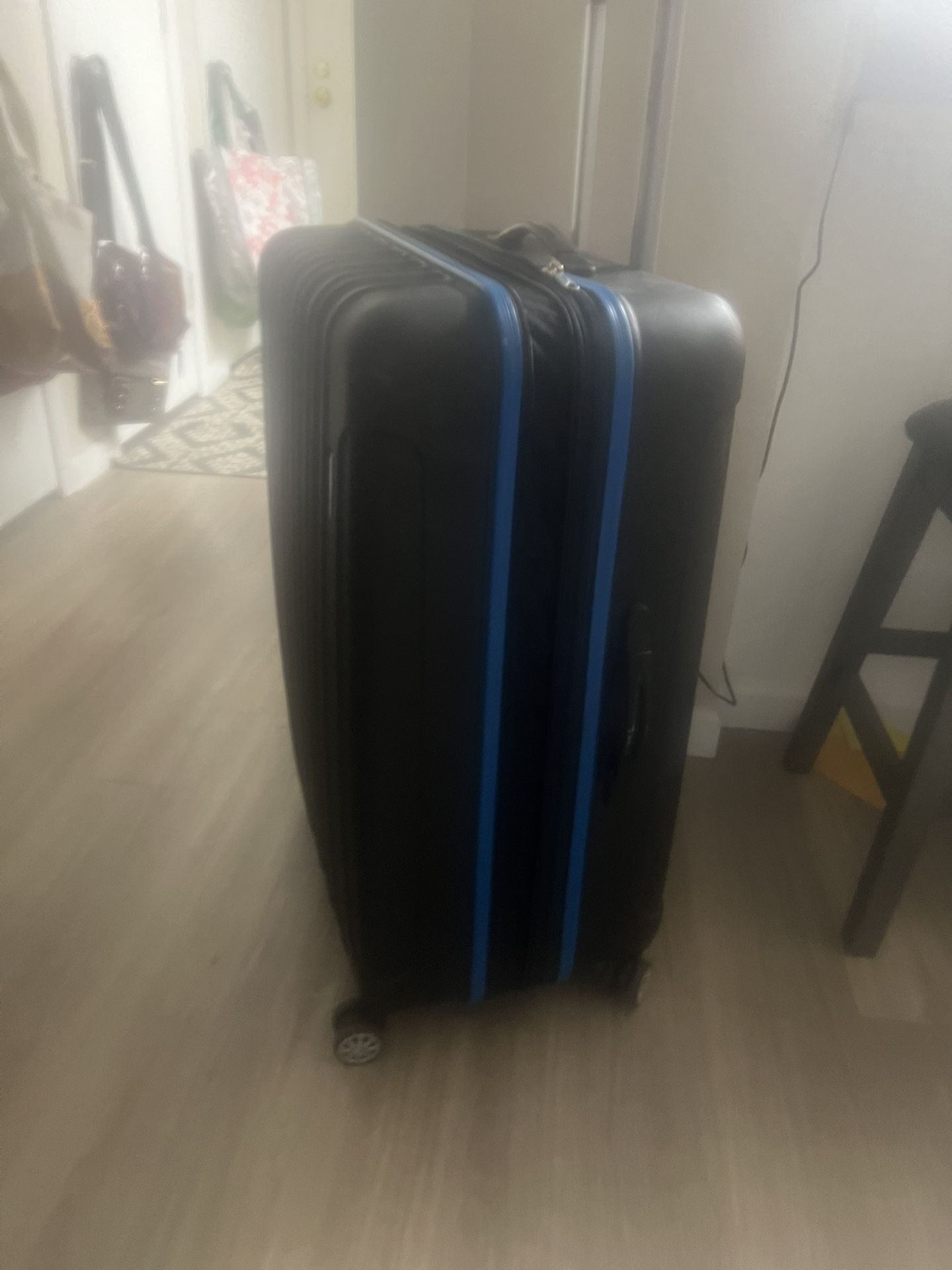 Large Luggage- Rolling Suitcase