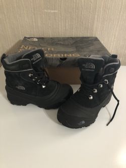 Boys NorthFace Winter insulated boots , SIZE IS ON THE BOX