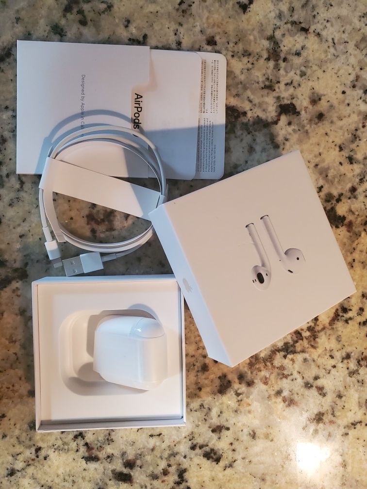 Airpods 2 Earbuds / 2nd Gen with wireless Bluetooth charging case 2019