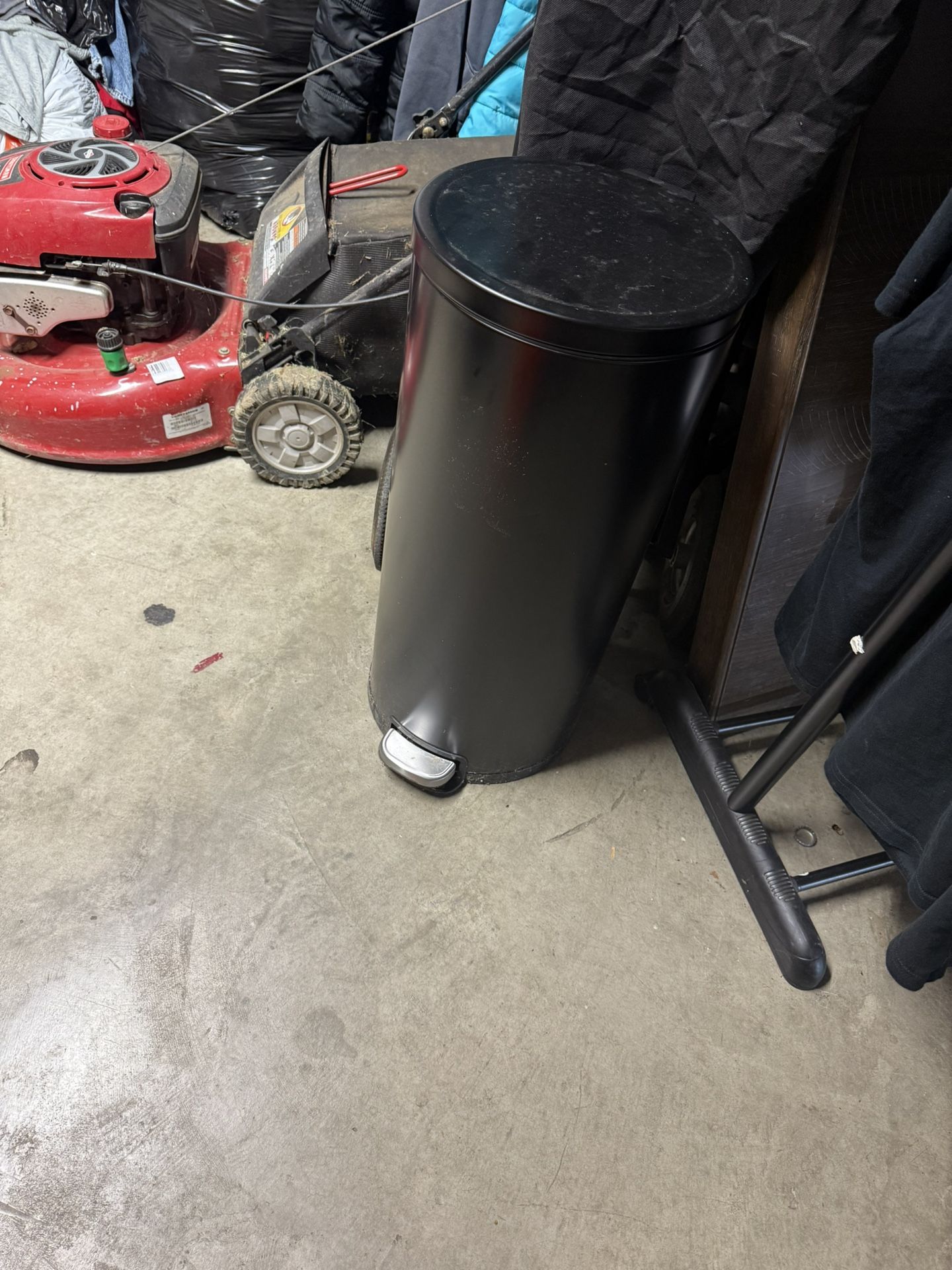 medium trash can