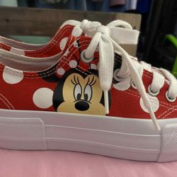 New Minnie Mouse Sneakers Size 6