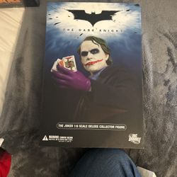 The Dark Night Joker 1:6 Collector Figure