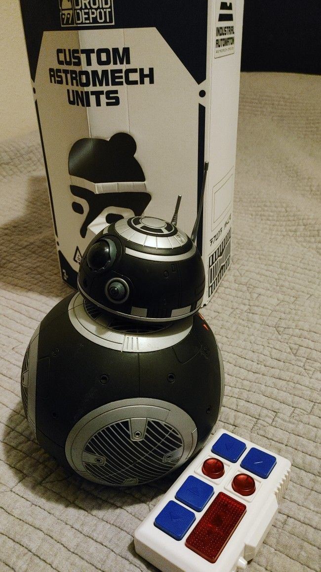 Star Wars astromech unit Droid depot