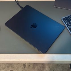 Apple MacBook Air M3 13” (2024) – 16GB RAM / 256GB SSD