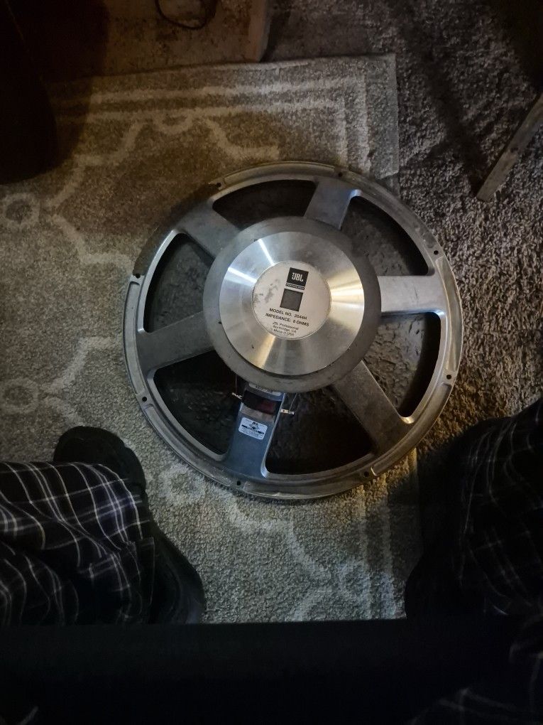 18 In Speaker JBL