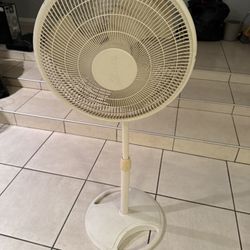 Oscillating Stand Fan (Pickup In Torrance 90501)
