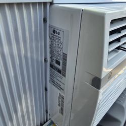 Ac Units Like New Frigidaire A D LG Unit 8000 Btu Each 