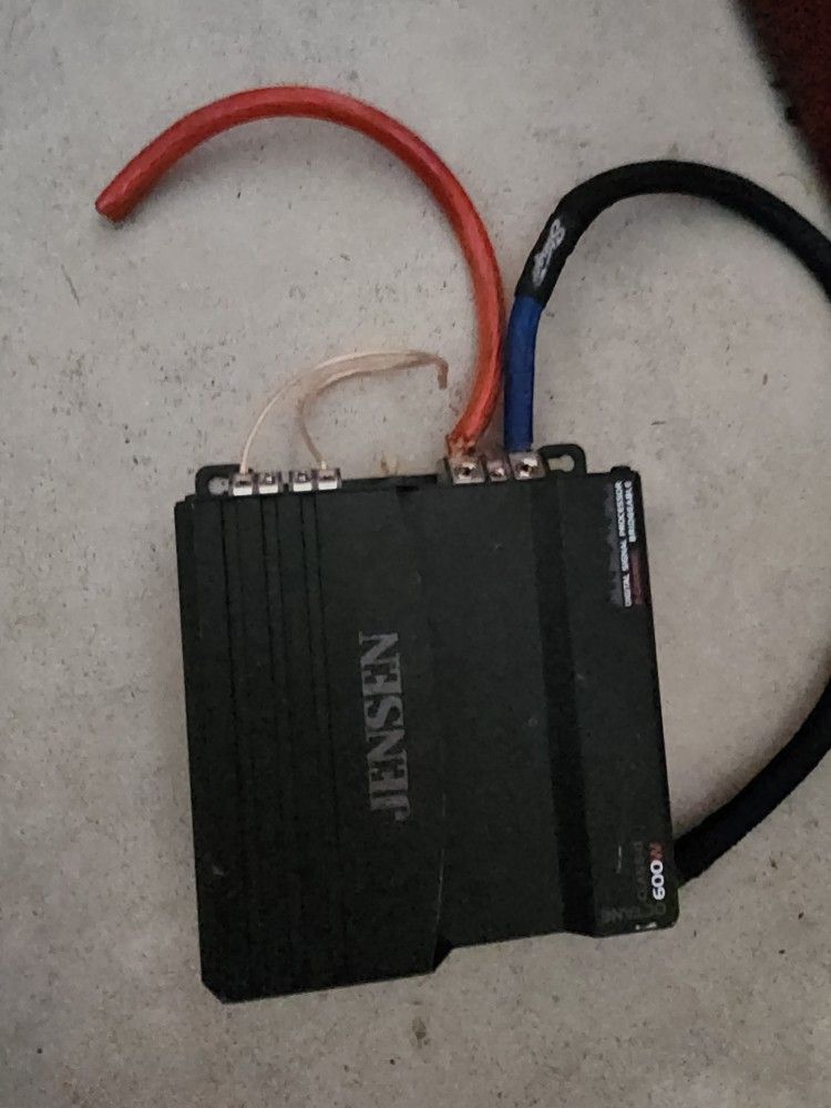 Jensen XDA92RB 2-Channel Car Amplifier – 600W Peak – Untested – AS-IS
