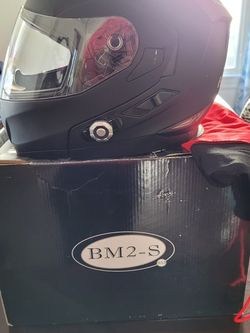 !!Bluetooth Helmet Black Mate Very. Nice Good Conditions!!