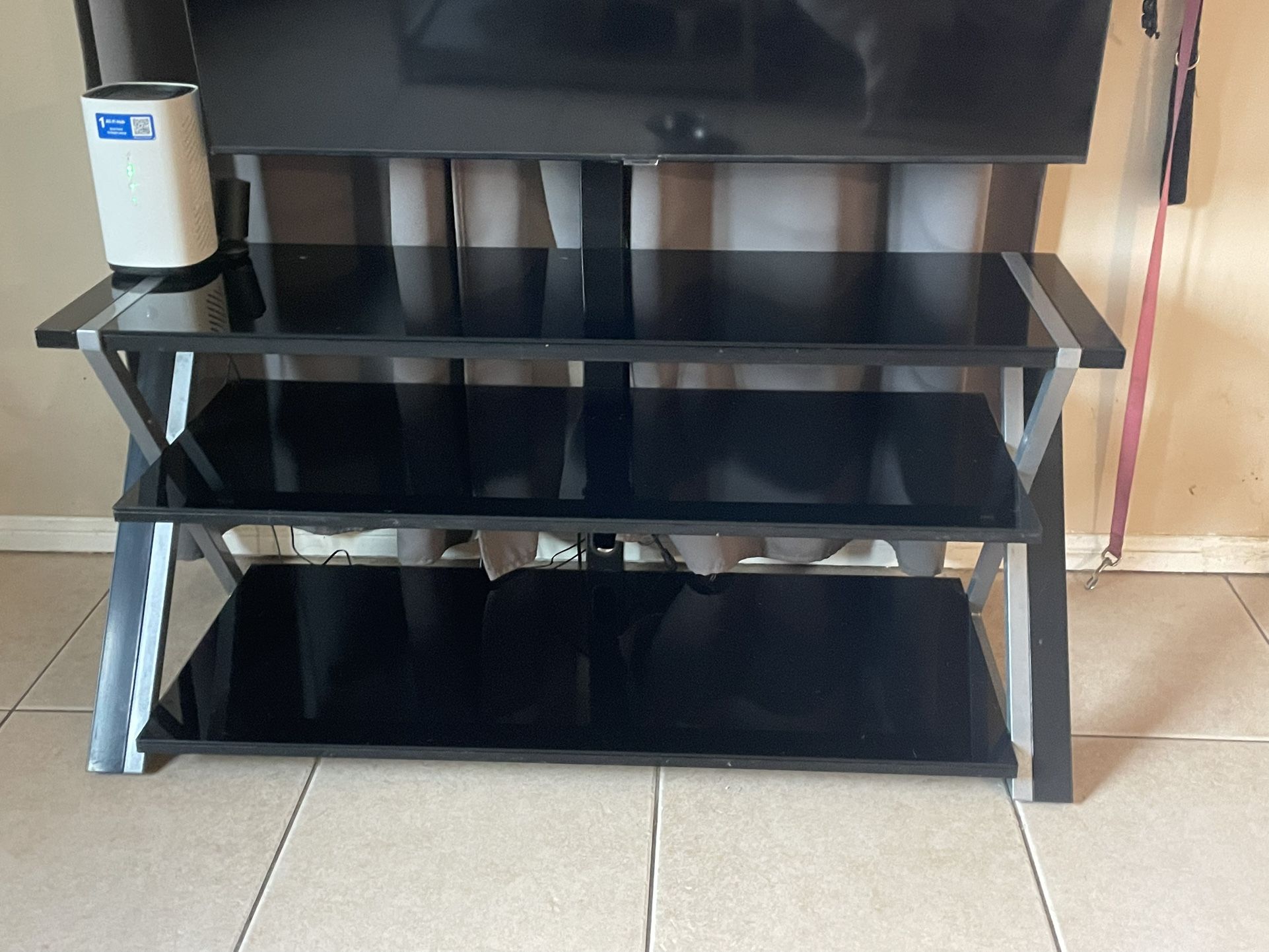Black Glass Tv stand With Mount
