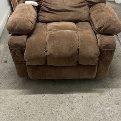 3im1 Lift Recliner, Massage Electric Good Condition Chair