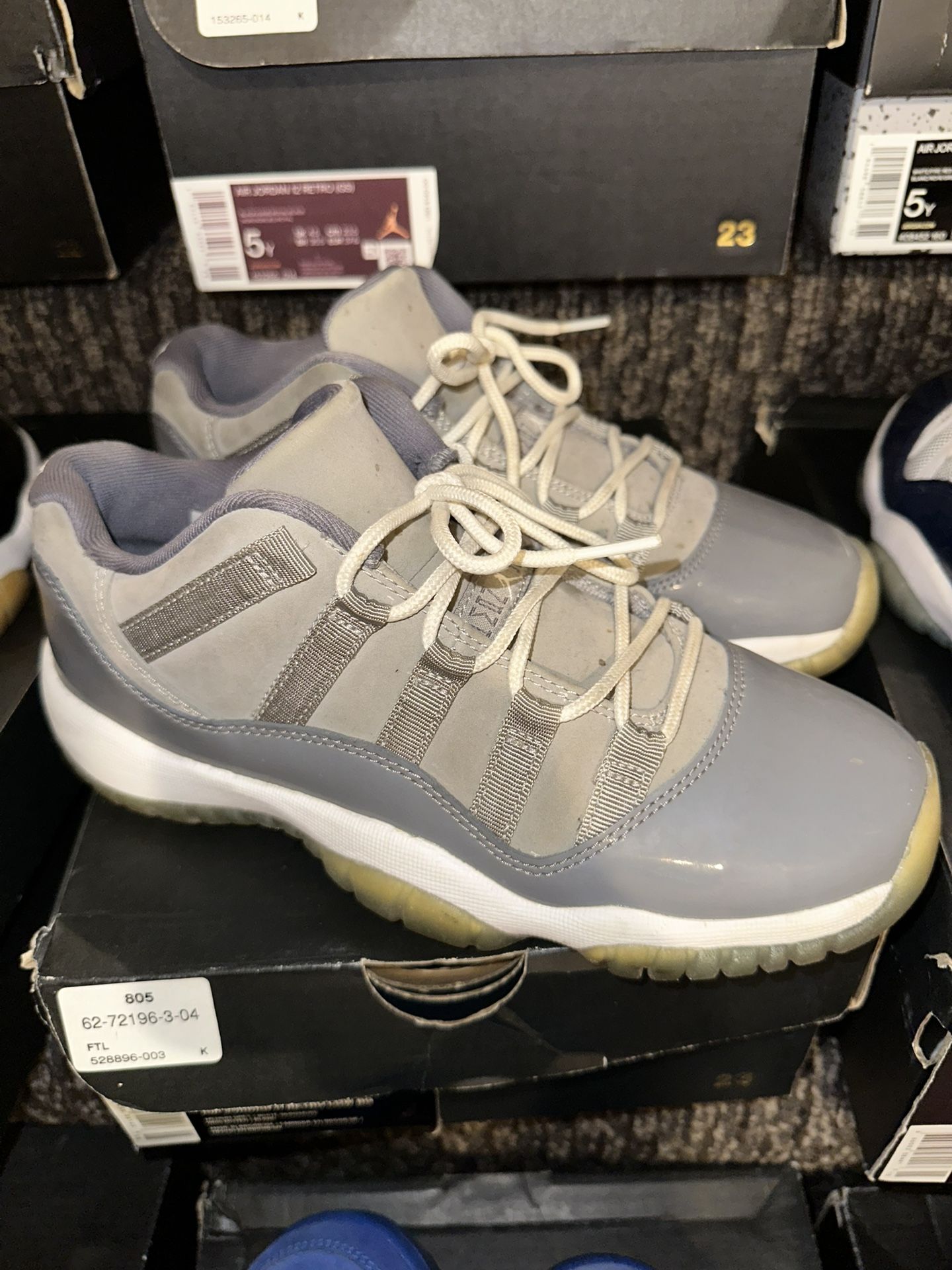AIR JORDAN RETRO 11 Grey