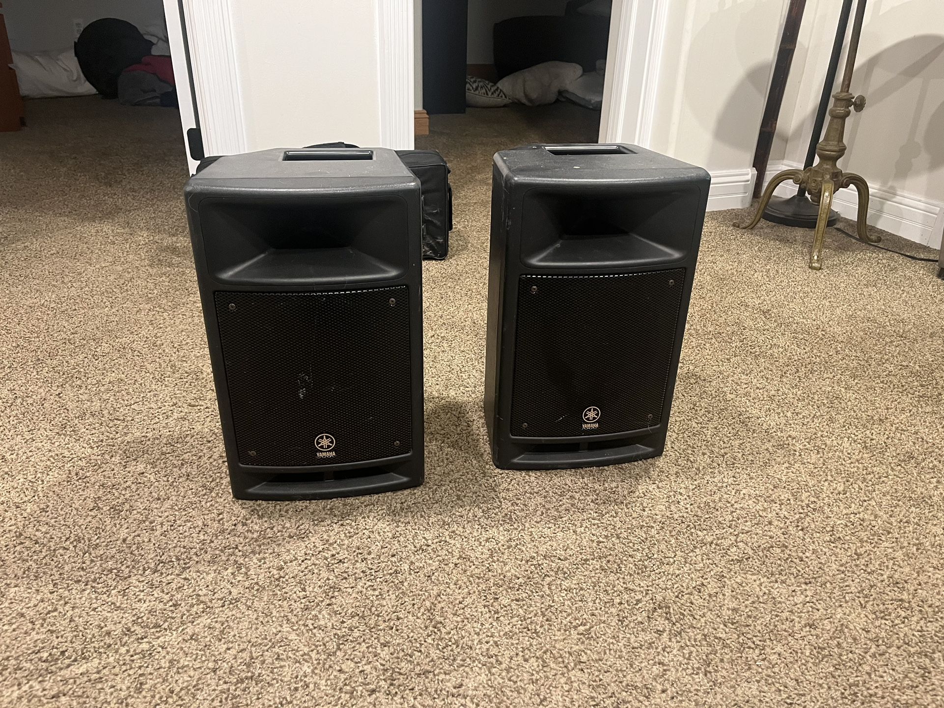 Yamaha Stagepas 300