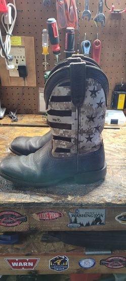Durango boots size 8
