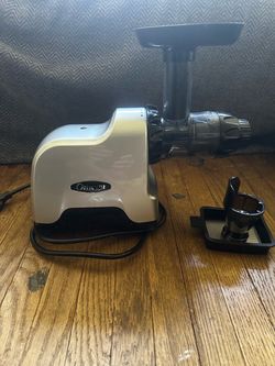 Omega Masticating Juicer