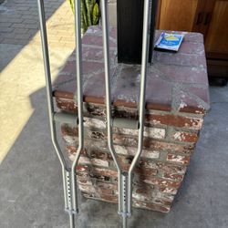 Crutches / muletas